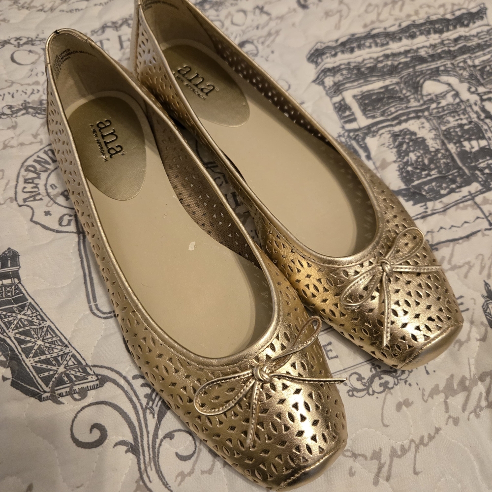 Anna Women's Gold Ballet Flats